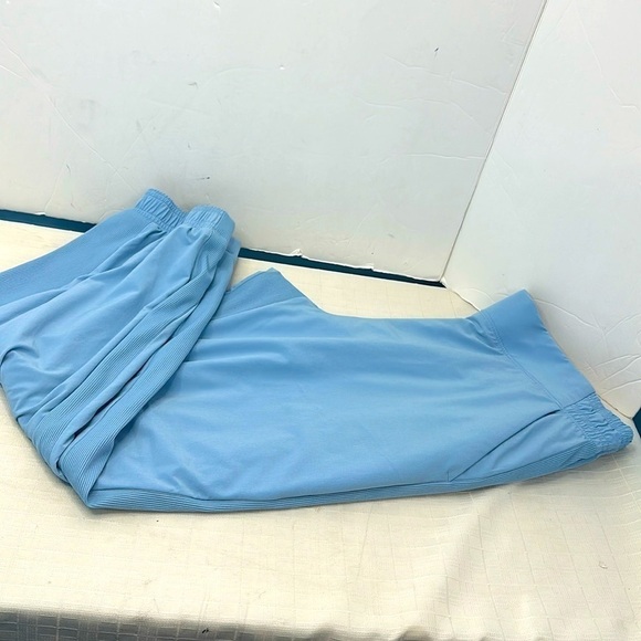 Athleta VENICE MID RISE JOGGER
All-way stretch fabric with a no-dig waistband. - Picture 8 of 15